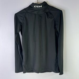 COMPRESSION LONG-SLEEVE NECK PROTECTOR Youth size XL EUC